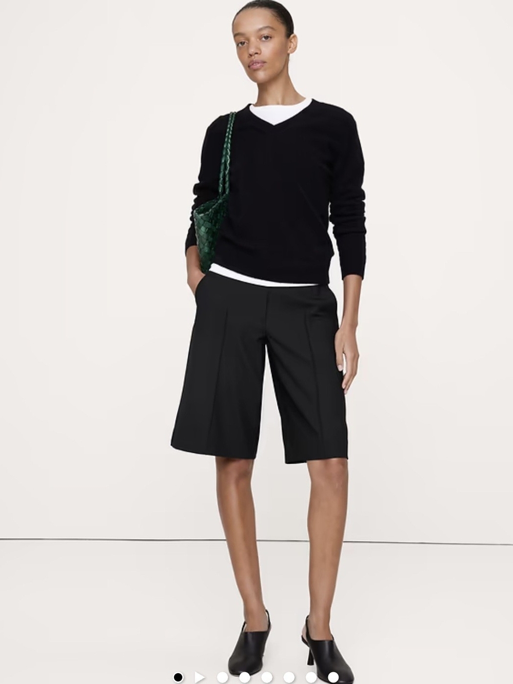 Banana Republic Lightweight Cashmere V Neck Sweater XS $160